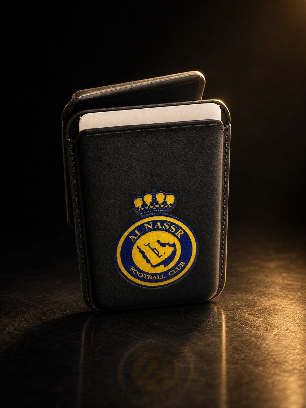 محفظة بطاقات النصر بخاصية MagSafe